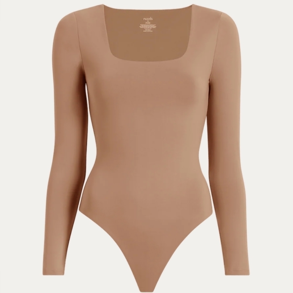 Nuuds Tan Long Sleeve strechy Square Neck Bodysuit Layering Sz M
